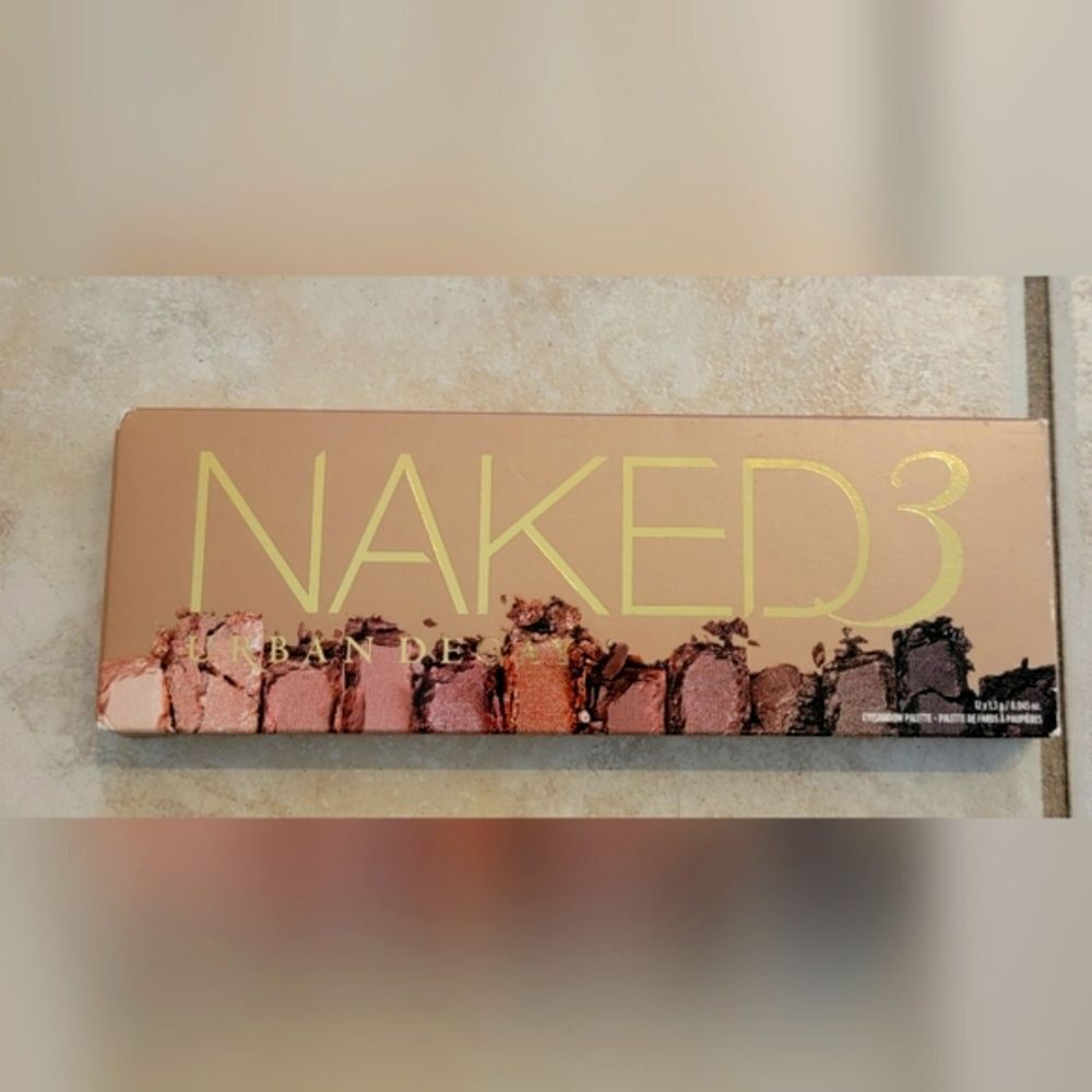 Urban Decay Naked 30 Palette and IT  Shimmering Silver Double-Ended Brush